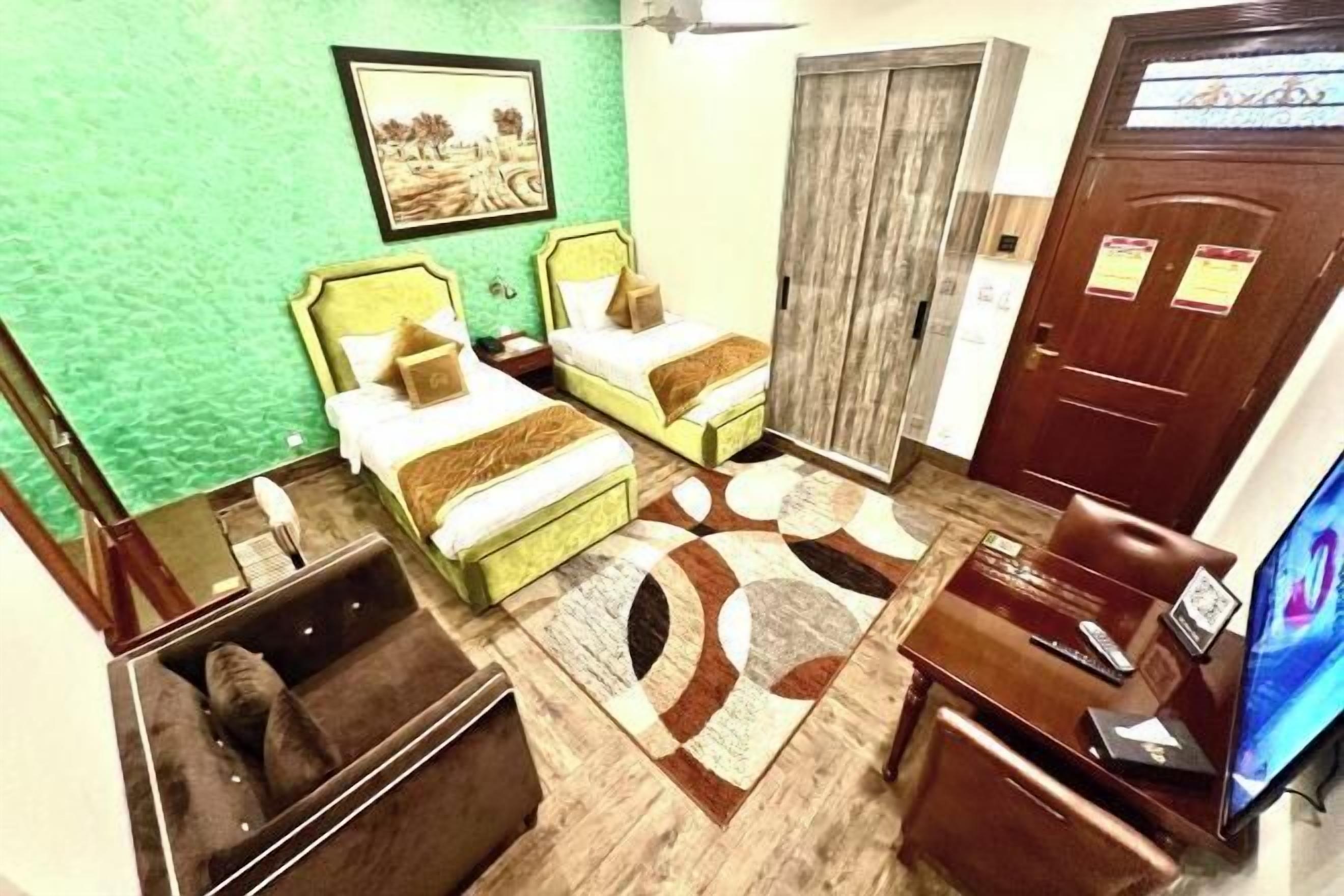 Cribs/infant beds