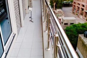 Cribs/infant beds - Hayyat Luxury Hotel (Lahore)