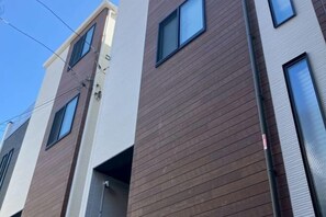 Exterior detail - Four Seasons Yado 1 (Tokyo)