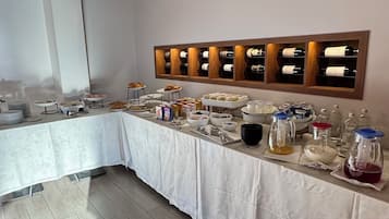 Ilmainen päivittäinen buffetaamiainen