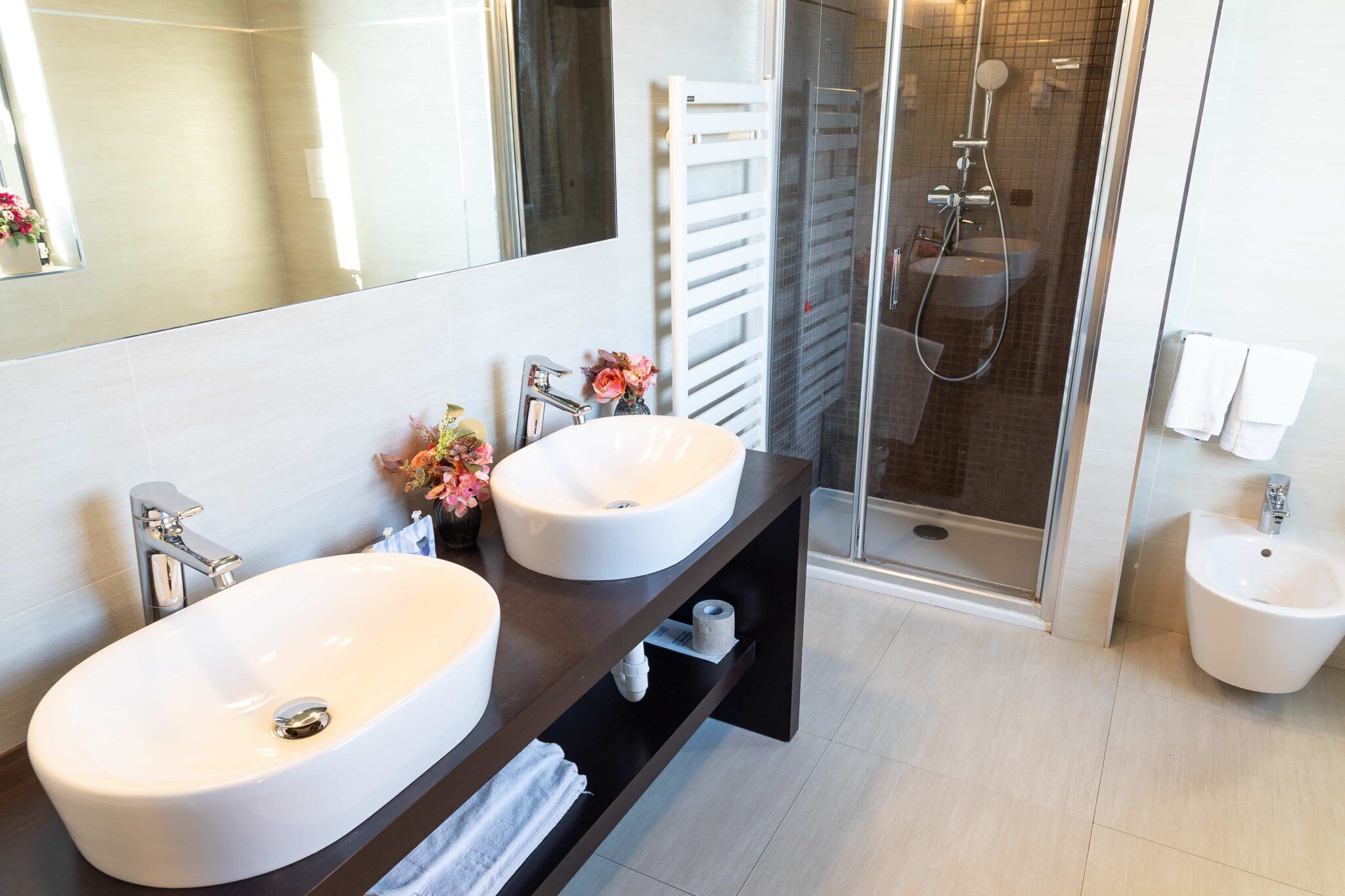 In-room safe, soundproofing, iron/ironing board, free WiFi