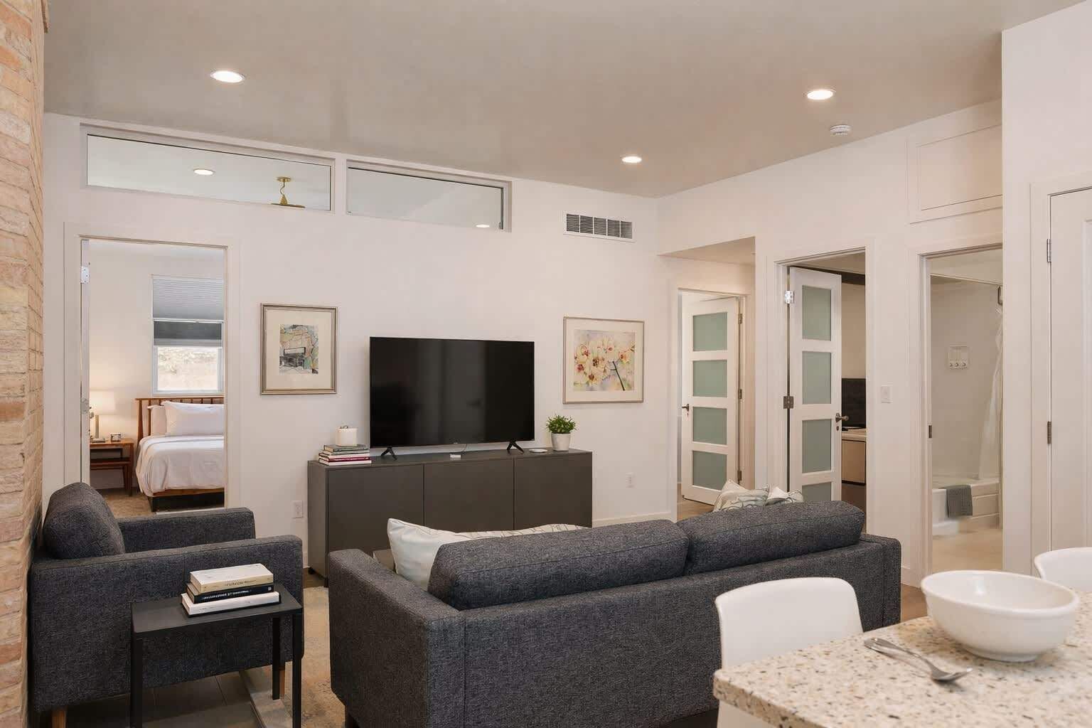 2 quartos, ferros/tábuas de passar roupa, Wi-Fi, roupa de cama