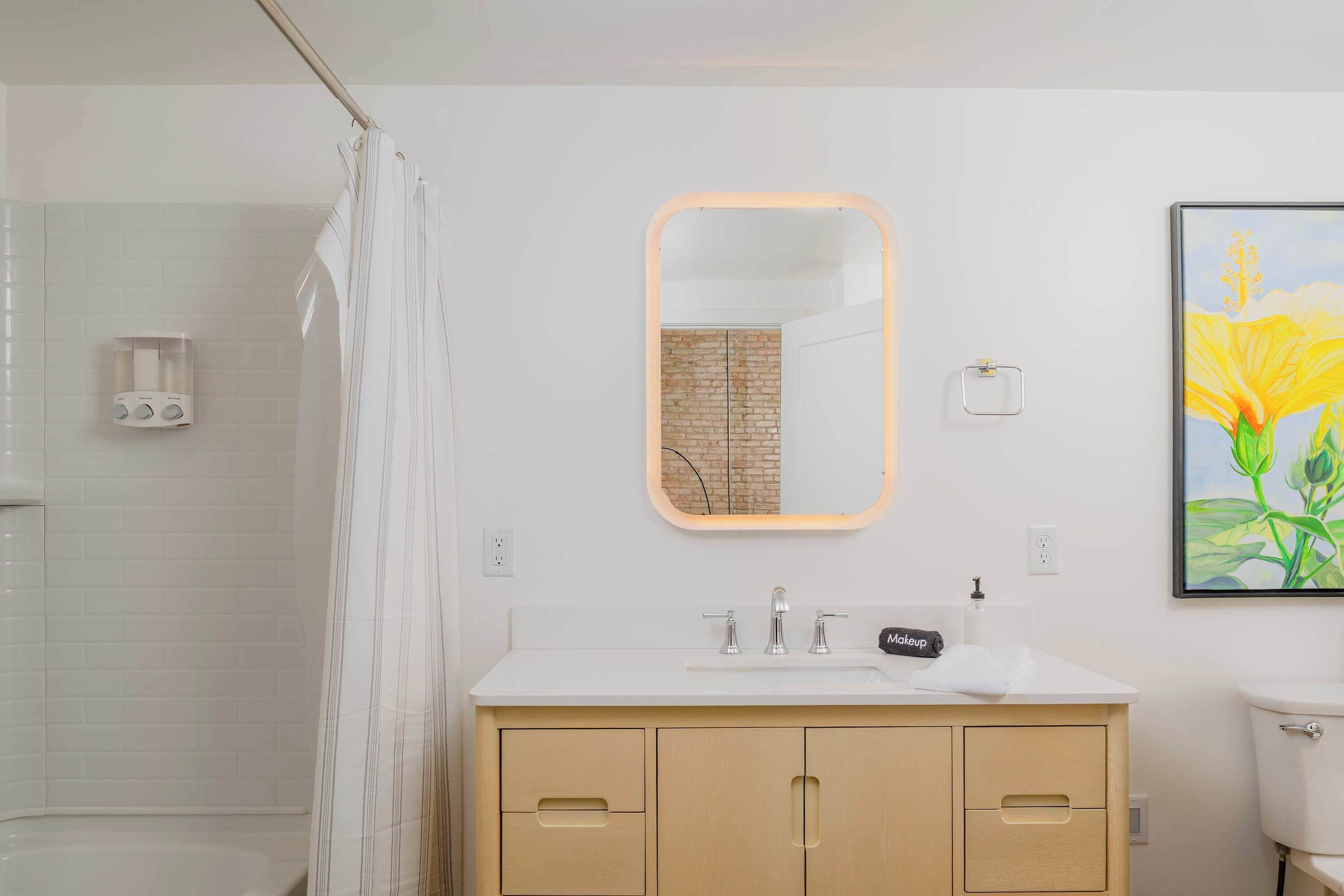 Bruser, hårtørrer, håndklæder