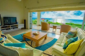 Living area - Ocean View Shiozaki (Itoman)