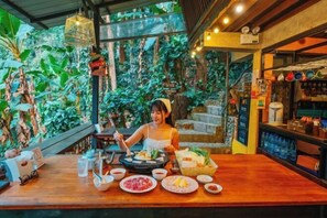 Restaurant - Himdoihome Maekampong (Mae On)