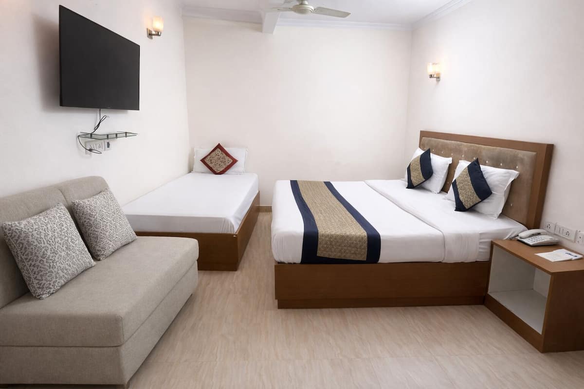 Habitación triple clásica | Sábanas de algodón egipcio y ropa de cama de alta calidad