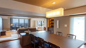 Royal Suite, Ocean View | Free WiFi