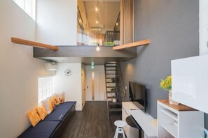 Room - New open！Sunflower 5-minute walk from Nishi-Kujo Station (Osaka)