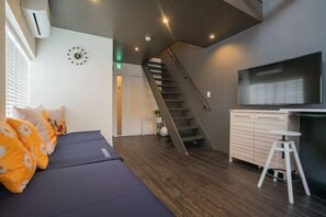 Room - New open！Sunflower 5-minute walk from Nishi-Kujo Station (Osaka)