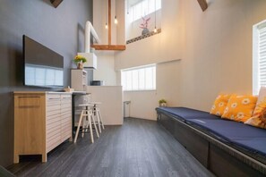 Room - New open！Sunflower 5-minute walk from Nishi-Kujo Station (Osaka)