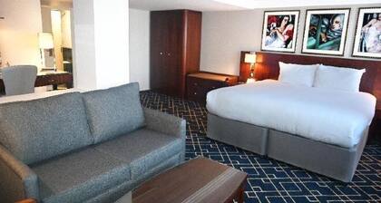 Crowne Plaza LIVERPOOL JOHN LENNON AIRPORT by IHG