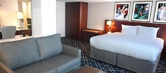 Crowne Plaza LIVERPOOL JOHN LENNON AIRPORT by IHG