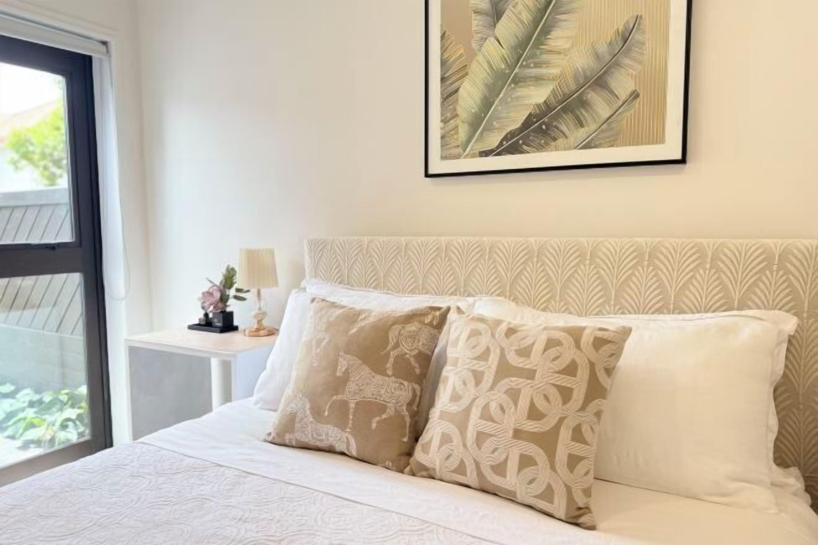 Cribs/infant beds