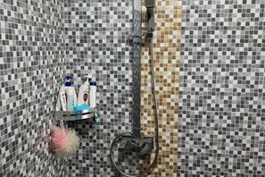 Bathroom - MOZA HOUSE Wonosobo (Wonosobo)