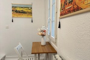 Room - Loft heart of 3e Marais District (Paris)