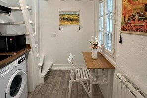 Room - Loft heart of 3e Marais District (Paris)