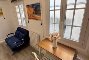 Room - Loft heart of 3e Marais District (Paris)