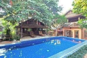 Outdoor pool - Baan Yung Hill Resort (Chiang Rai)
