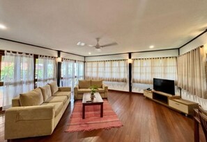 Room - Nongsa Village (Nongsa)