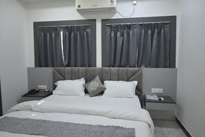 Desk, free WiFi - Hotel Gateway Asansol (Asansol)