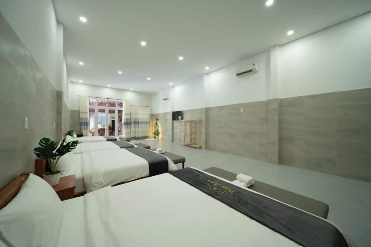 Cribs/infant beds