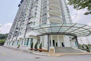 Unclassified image, 5 of 19, button - Vision Residence By Fei Hong (Puchong)