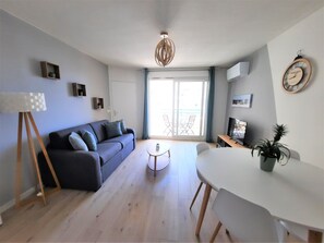Living area - Cosy Appartement - Fr éjus Plage - 2 min walk from the beach (Fréjus)