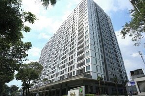 Unclassified image, 2 of 33, button - The Wellington Homes - Botanica Premier Apartment - Nearby Airport Free Pool Gym (Ho Chi Minh City)