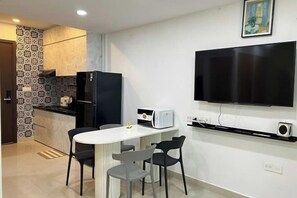Room - The Wellington Homes - Botanica Premier Apartment - Nearby Airport Free Pool Gym (Ho Chi Minh City)