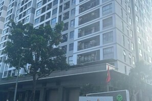 Exterior - The Wellington Homes - Botanica Premier Apartment - Nearby Airport Free Pool Gym (Ho Chi Minh City)