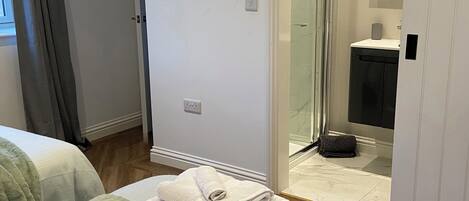 2 bedrooms, individually decorated, individually furnished