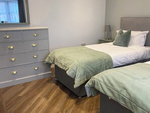 2 間臥室、獨特裝潢、布置獨特