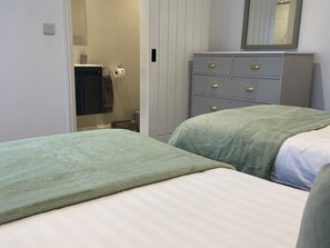 2 bedrooms, individually decorated, individually furnished