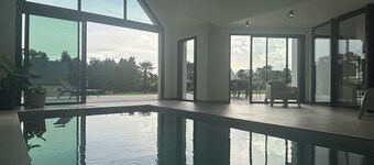 "Villa Karn veilh" indoor swimming pool, close to the sea and golf course