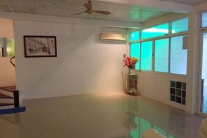 Interior - Ban Suanlum (Bangkok)