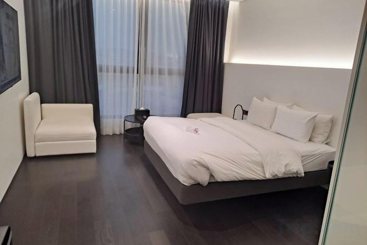 Deluxe Room A