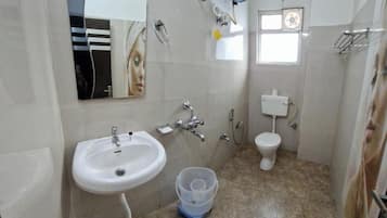 Deluxe Room | Bathroom | Towels