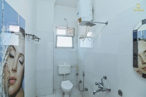 Standard Room | Bathroom | Towels