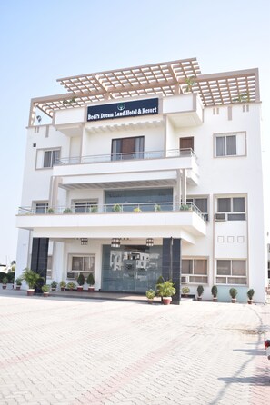 Exterior - Bedis Dream Land Hotel And Resort (Tarabganj)