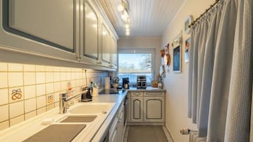 Geladeira, fogão, cooktop, lava-louças