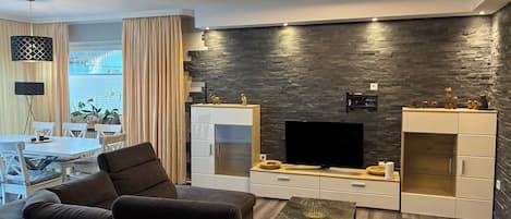 Télévision, cheminée