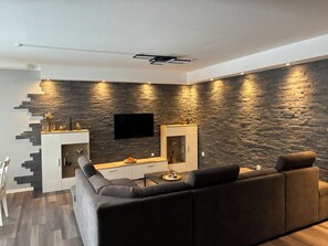 Télévision, cheminée