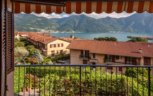 LUER PRINCE- TERRACED VILLA WITH LAKE VIEW