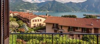 LUER PRINCE- TERRACED VILLA WITH LAKE VIEW
