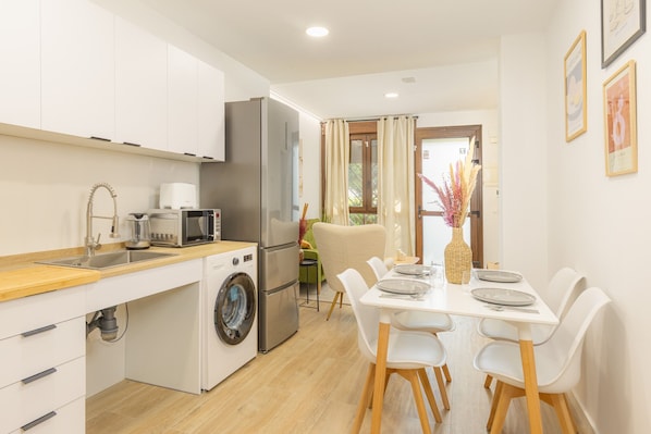 Fridge, microwave, coffee/tea maker, electric kettle