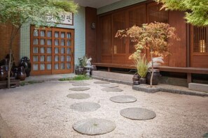 Garden - [Gyeongbokgung Stay] Gyeongbokgung Station 1 minute on foot/Famous restaurants/Private house (Seoul)