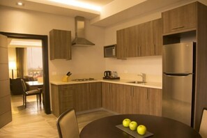 Cribs/infant beds - KIN Plaza Arjaan (Lukunga)