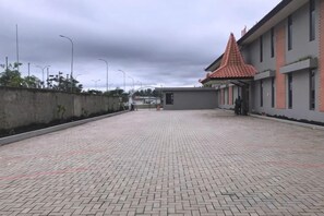 Unclassified image, 2 of 8, button - Swiss-Belexpress Rest Area KM 166, Cipali (Jatiwangi)