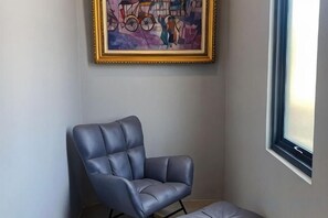 Unclassified image, 5 of 8, button - Swiss-Belexpress Rest Area KM 166, Cipali (Jatiwangi)