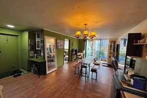 Property amenity - Where Past Meets Present on Antique street, Itaewon (Seoul)